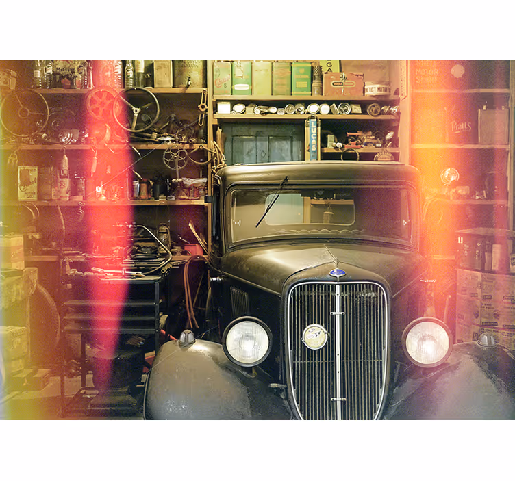 Foto tapete vozila vintage automobili u izlogu - TenStickers