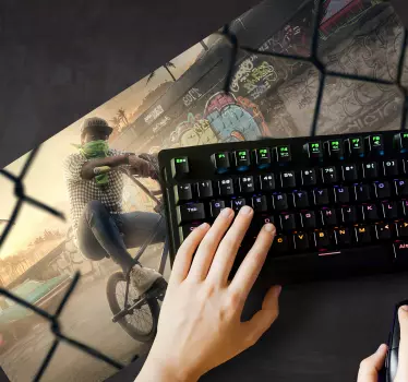 Gaming podloga za miš biker u urbanoj sceni - TenStickers