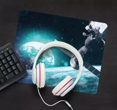 Gaming podloga za miš s prizorom svemirske ekspedicije - TenStickers