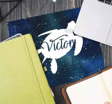 Kornjača s uzorkom galaksije i imenom personalizirani miš - TenStickers