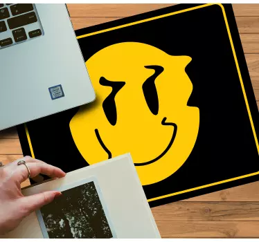 Podloga za miš izvornik nasmiješena žuta ikona - TenStickers