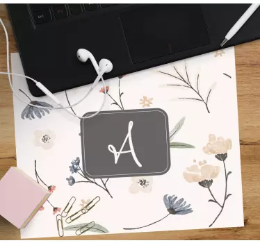 Podloga za miš s imenom cvjetni monogram inicijal - TenStickers