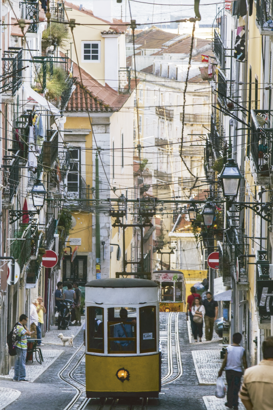 Poster zemljama fotomural tramvaj u lisabonu - TenStickers
