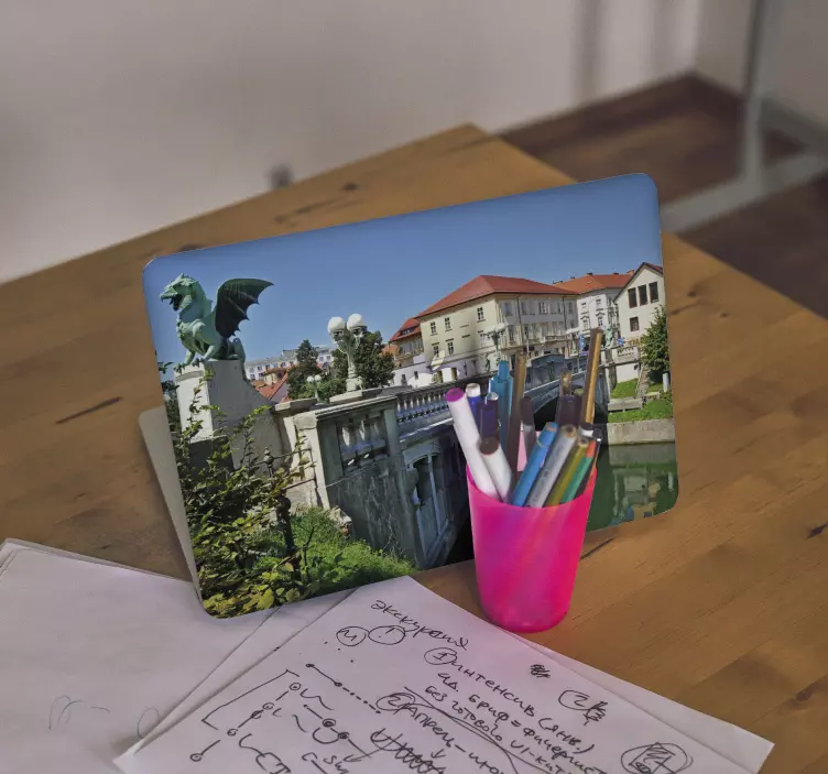 Naljepnica za laptop pogled na zmajev most - TenStickers