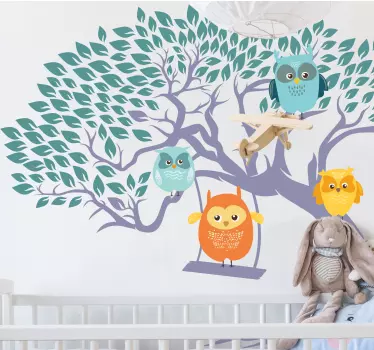 Naljepnica za bebu sove se igraju na drveću - TenStickers