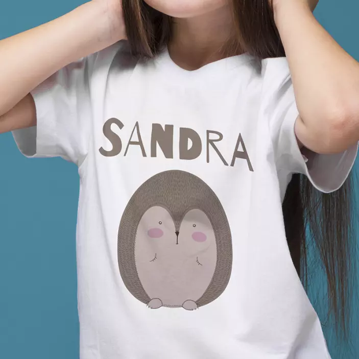 Divokoza nacrtana s majicom imena - TenStickers